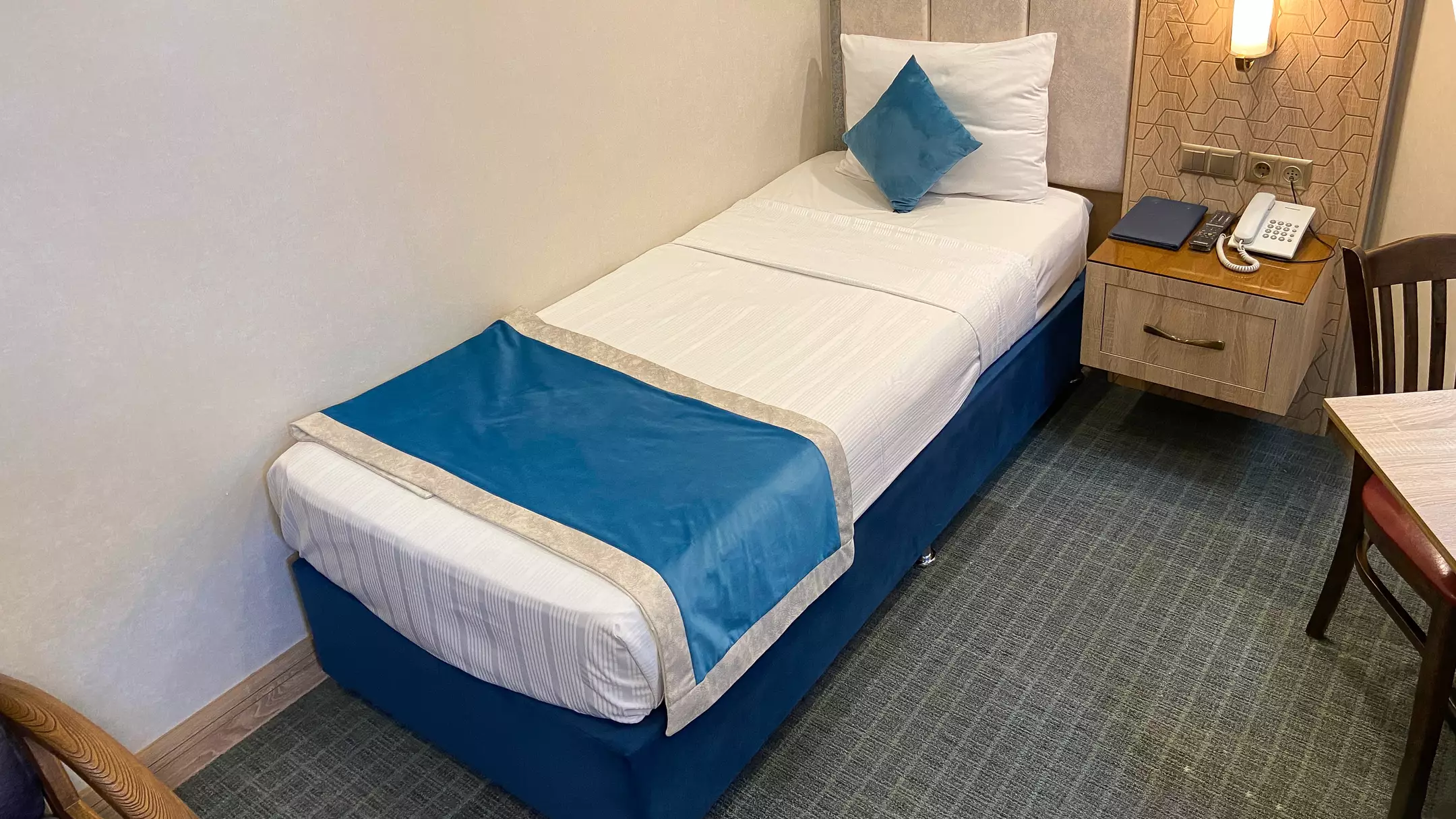 Alibaba https://cdn.alibaba.ir/ostorage/hotel-accommodation-images/67031fdd0fe27c5a5df8ef9e_8b0f440f-844a-4e9c-970a-b289dd327e98_تک تخنه (4).webp